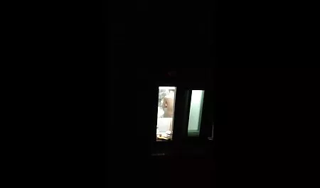 Seorang gadis umur 18 tahun itu gemok bogel waktu yang sulit.