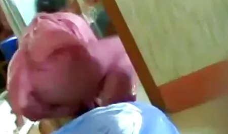 Pirang jalang dengan pacar Cock lucah 69