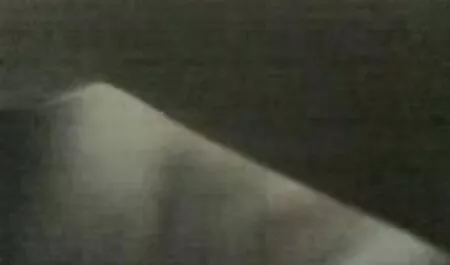 Matang hitam video sexy lucah besar cock di sofa.