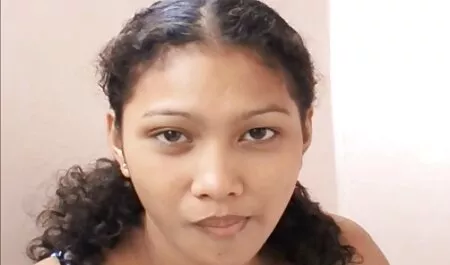 Lesbian drama lucah punya karet besar-untuk-mulut satu sama lain di pantat.