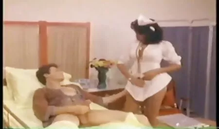 Dua gadis telah lucah telegram diperkosa lewat, anak laki-laki.