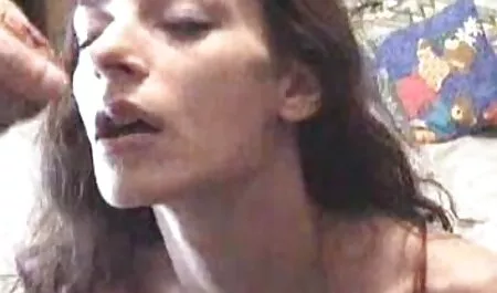 Aku meletakkan dia ibu video lucah paling hot Di pantat dan mengisi nya dubur dengan sperma.