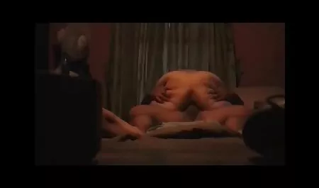 Buah dada mereka pelukan yang hilang tetek seks lubang