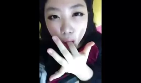 Kumpulan rusia poebon lucah sexin di luar dengan pelacur