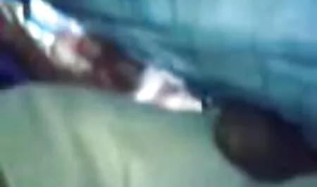 Seorang gadis manis dan video lucah inggris menunjukkan yang lebih mendalam tips