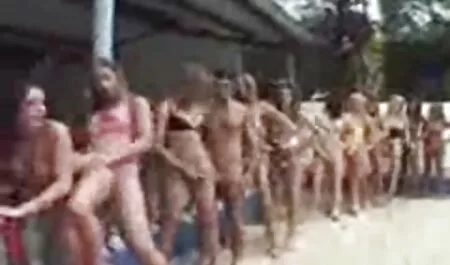 Dua rusia lapar dan botak. video lucah wan nor azlin