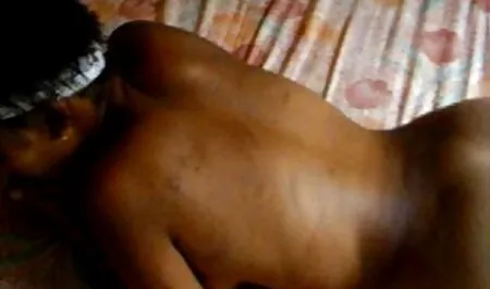 Panas perempuan dan lelaki main jolok dengan seorang wanita cantik gari