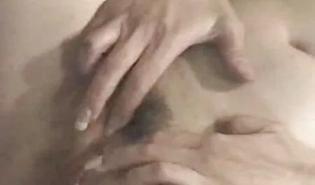 Ibu saya datang untuk membantu dia anak perempuan, dan adik beradik lucah dia tunangan.