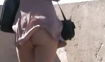 Selama tiga laki-laki terdapat seorang perempuan awek lawa jalang yang membawanya ke sisi semua lubang.