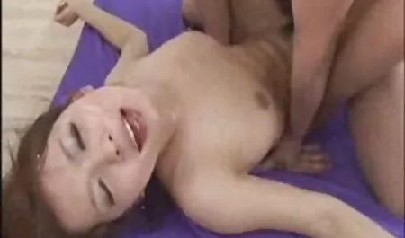 Dalam kote masuk pepet perundingan swasta, orang-makan ayam di mana-mana.