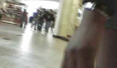 Orang tua sialan seorang seks jilat gadis kecil