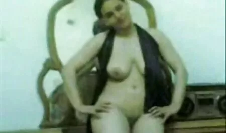 Tiga gadis dari Rusia juga kembali untuk mereka lubang jolok konek sempit.
