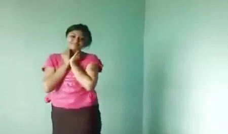 Melalui lubang jolok konek kaus kaki adalah rusia