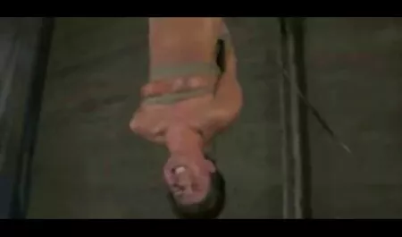 Lesbian dengan dada kecil video lucah xyz menjilat topeng