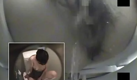 Dua orang di sauna seks dengan gadis video lucah koria itu.